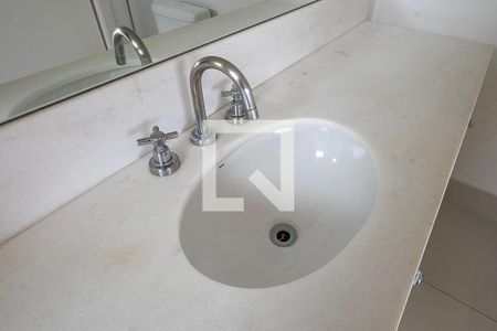 Apartamento para alugar com 215m², 3 quartos e 4 vagasSuíte 1 - Banheiro