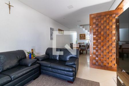 Sala de casa à venda com 4 quartos, 200m² em Parque Guarani, São Paulo