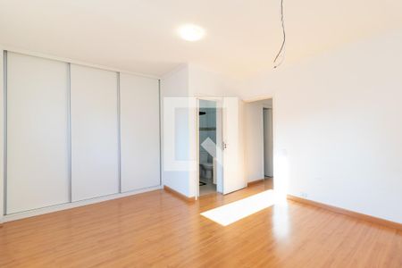 Casa à venda com 190m², 4 quartos e 3 vagasSuíte