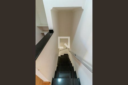 Casa à venda com 190m², 4 quartos e 3 vagasEscada