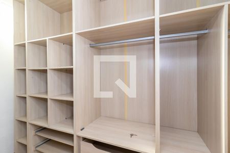 Casa à venda com 190m², 4 quartos e 3 vagasCloset do Quarto 2