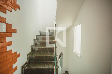 Escadas de casa de condomínio à venda com 3 quartos, 220m² em Chácara Inglesa, São Paulo