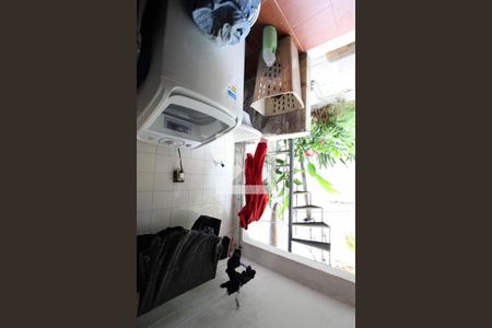 Casa de condomínio para alugar com 200m², 2 quartos e 1 vagaÁrea de Serviço