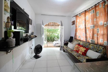 Sala de casa de condomínio para alugar com 2 quartos, 200m² em Freguesia (jacarepaguá), Rio de Janeiro