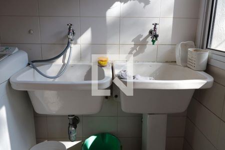 Casa de condomínio para alugar com 480m², 4 quartos e 4 vagasÁrea de Serviço