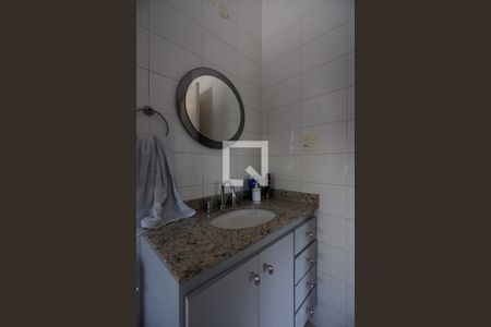 Casa de condomínio para alugar com 480m², 4 quartos e 4 vagasBanheiro do Quarto 2