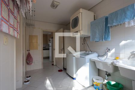 Casa de condomínio para alugar com 480m², 4 quartos e 4 vagasÁrea de Serviço