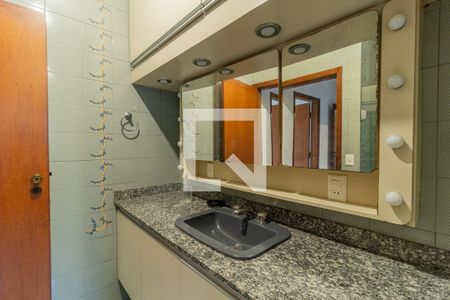 Casa à venda com 740m², 7 quartos e 5 vagasBanheiro da Suíte 1