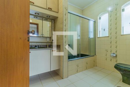 Casa à venda com 740m², 7 quartos e 5 vagasBanheiro da Suíte 2