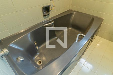 Casa à venda com 740m², 7 quartos e 5 vagasBanheiro da Suíte 1