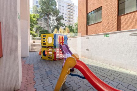 Apartamento à venda com 110m², 3 quartos e 2 vagas Apartamento à venda com 110m², 3 quartos e 2 vagasÁrea comum - Playground