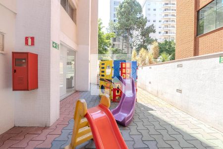 Apartamento à venda com 110m², 3 quartos e 2 vagas Apartamento à venda com 110m², 3 quartos e 2 vagasÁrea comum - Playground