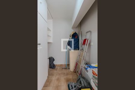 Apartamento à venda com 110m², 3 quartos e 2 vagas Apartamento à venda com 110m², 3 quartos e 2 vagasQuarto de Serviço