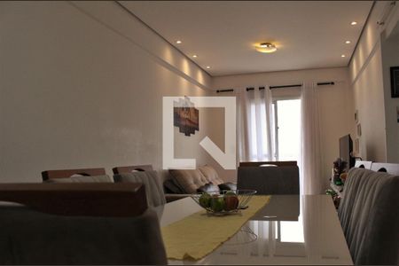 Apartamento para alugar com 69m², 2 quartos e 3 vagasDetalhe -Sala dois ambientes  - Mesa