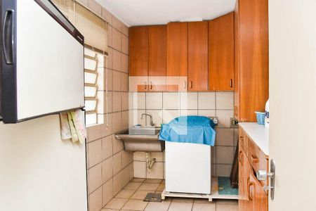 Casa à venda com 400m², 7 quartos e 5 vagas Casa à venda com 400m², 7 quartos e 5 vagasÁrea de Serviço