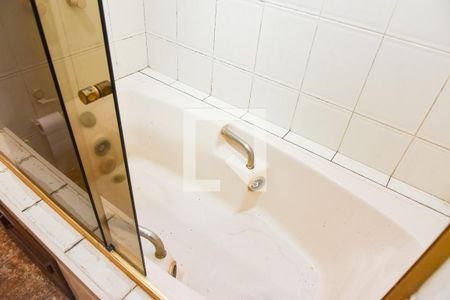 Casa à venda com 400m², 7 quartos e 5 vagas Casa à venda com 400m², 7 quartos e 5 vagasBanheiro da Suíte