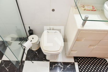 Casa à venda com 400m², 7 quartos e 5 vagas Casa à venda com 400m², 7 quartos e 5 vagasBanheiro 2