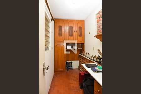 Casa à venda com 400m², 7 quartos e 5 vagas Casa à venda com 400m², 7 quartos e 5 vagasQuarto de Serviço