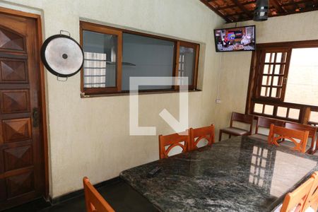 Casa à venda com 326m², 3 quartos e 4 vagas Casa à venda com 326m², 3 quartos e 4 vagasEspaço Gourmet