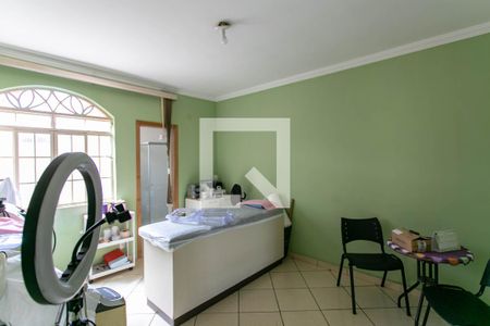 Casa à venda com 390m², 5 quartos e 5 vagas Casa à venda com 390m², 5 quartos e 5 vagasQuarto 5