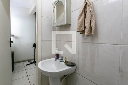 Casa à venda com 390m², 5 quartos e 5 vagas Casa à venda com 390m², 5 quartos e 5 vagasLavabo