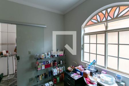 Casa à venda com 390m², 5 quartos e 5 vagas Casa à venda com 390m², 5 quartos e 5 vagasQuarto 6