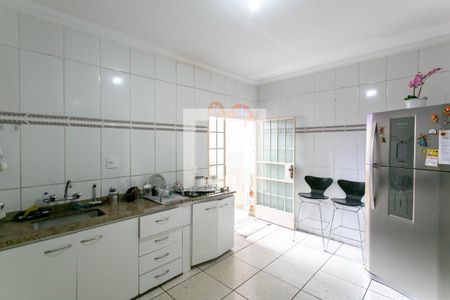 Casa à venda com 390m², 5 quartos e 5 vagas Casa à venda com 390m², 5 quartos e 5 vagasCozinha