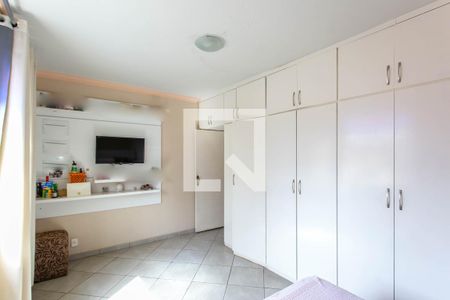 Casa à venda com 390m², 5 quartos e 5 vagas Casa à venda com 390m², 5 quartos e 5 vagasQuarto Suíte