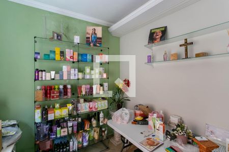 Casa à venda com 390m², 5 quartos e 5 vagas Casa à venda com 390m², 5 quartos e 5 vagasQuarto 6