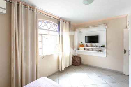 Casa à venda com 390m², 5 quartos e 5 vagas Casa à venda com 390m², 5 quartos e 5 vagasQuarto Suíte