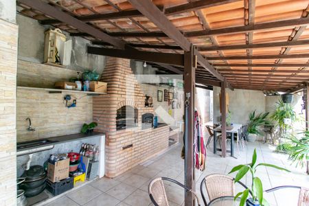 Casa à venda com 390m², 5 quartos e 5 vagas Casa à venda com 390m², 5 quartos e 5 vagasEspaço Gourmet