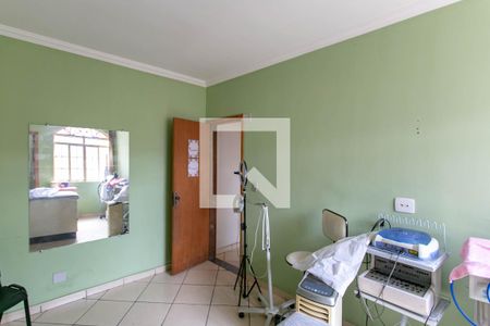 Casa à venda com 390m², 5 quartos e 5 vagas Casa à venda com 390m², 5 quartos e 5 vagasQuarto 5