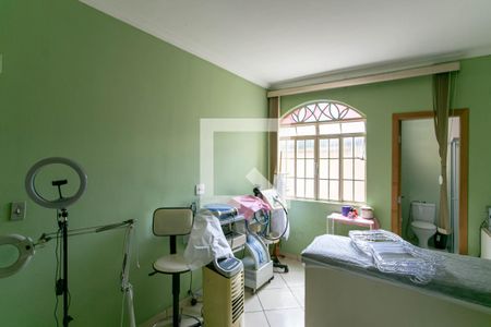 Casa à venda com 390m², 5 quartos e 5 vagas Casa à venda com 390m², 5 quartos e 5 vagasQuarto 5