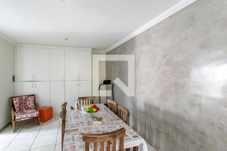 Casa à venda com 390m², 5 quartos e 5 vagas Casa à venda com 390m², 5 quartos e 5 vagasSala de Jantar