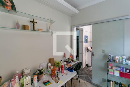 Casa à venda com 390m², 5 quartos e 5 vagas Casa à venda com 390m², 5 quartos e 5 vagasQuarto 6