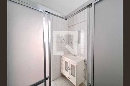 Apartamento para alugar com 79m², 2 quartos e sem vagaDetalhe do banheiro