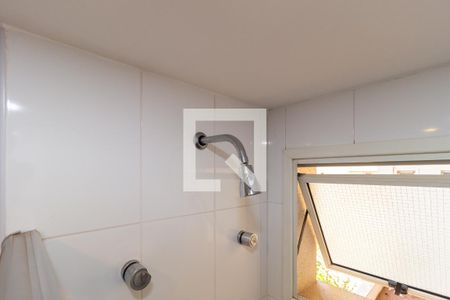 Apartamento à venda com 84m², 3 quartos e 2 vagasDetalhe - Banheiro Social