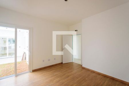 Casa de condomínio à venda com 105m², 3 quartos e 2 vagasSuíte