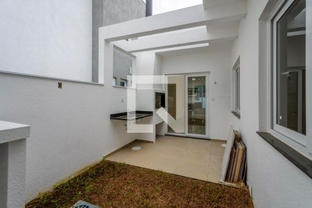 Casa de condomínio à venda com 105m², 3 quartos e 2 vagasQuintal