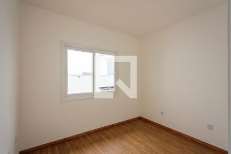 Casa de condomínio à venda com 105m², 3 quartos e 2 vagasQuarto 2