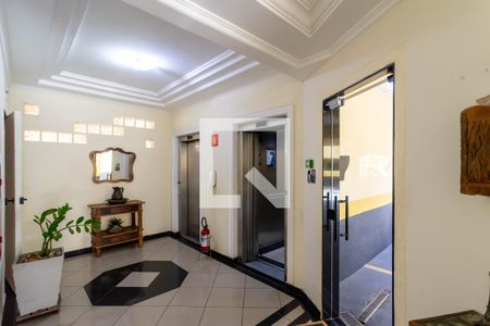 Apartamento à venda com 74m², 2 quartos e 2 vagasHall social