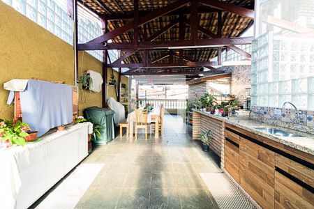 Casa à venda com 115m², 2 quartos e 1 vagaÁrea de Serviço e Churrasqueira