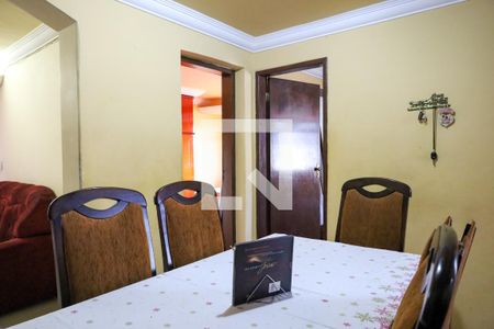 Casa à venda com 360m², 6 quartos e 2 vagas Casa à venda com 360m², 6 quartos e 2 vagasSala