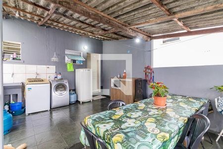 Casa à venda com 130m², 2 quartos e 3 vagasLavandria/Churrasqueira