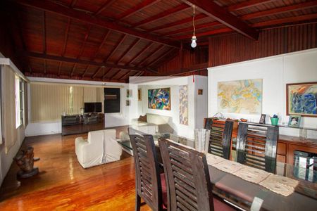Sala de casa à venda com 5 quartos, 200m² em Grajaú, Rio de Janeiro