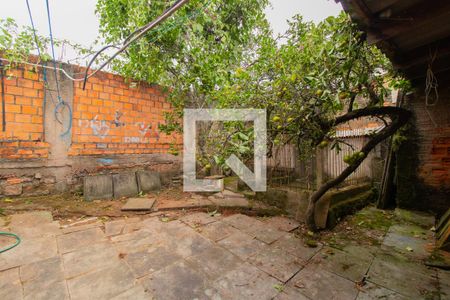 Casa à venda com 390m², 2 quartos e 3 vagas Casa à venda com 390m², 2 quartos e 3 vagasQuintal