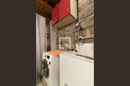 Casa à venda com 390m², 2 quartos e 3 vagas Casa à venda com 390m², 2 quartos e 3 vagasÁrea de Serviço