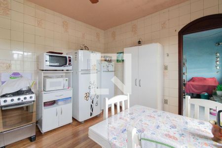 Casa à venda com 390m², 2 quartos e 3 vagas Casa à venda com 390m², 2 quartos e 3 vagasCozinha