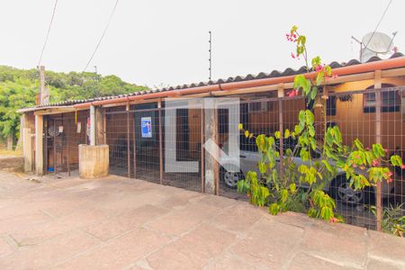 Casa à venda com 390m², 2 quartos e 3 vagas Casa à venda com 390m², 2 quartos e 3 vagasFachada