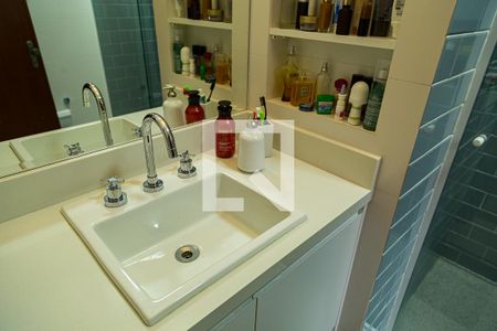 Casa à venda com 400m², 3 quartos e 4 vagasBanheiro da Suíte - Pia